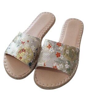 SHEIN Slip On Sandal Gold Size 7.5